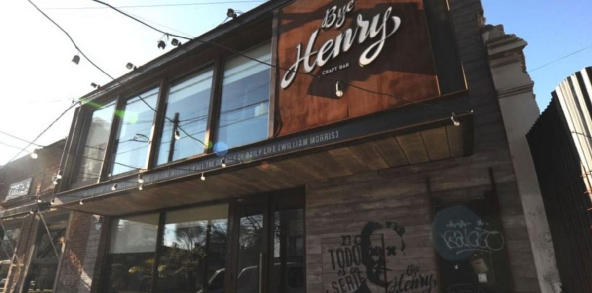 0221comar's tweet photo. #Polémica😳Sale a la luz otra grave denuncia contra #ByeHenry: "Te obligan a no usar #barbijo" 👉https://t.co/2ZIoCQcko2 https://t.co/1L00eZFMcB