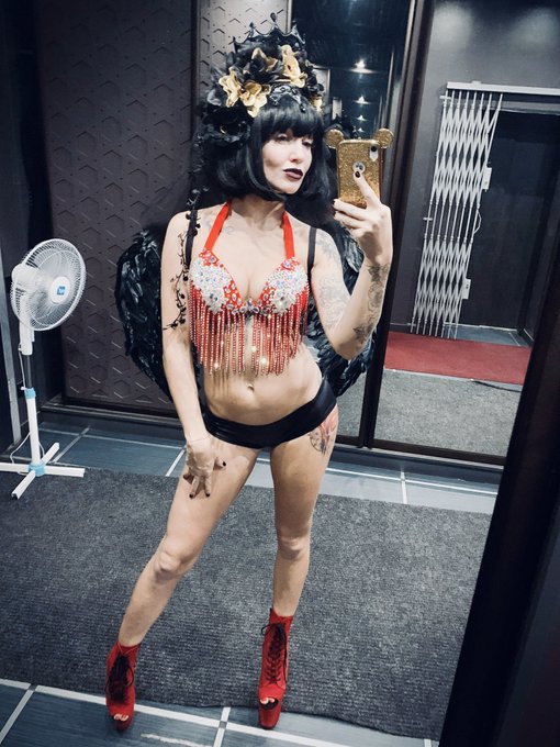 What about short black hair? Do you wanna play with that black angel?😈 #blackhair #angel #Heelsforwheels<a href="/tag/angel"class="tags"><span>#angel</span></a><a href="/tag/heels"class="tags"><span>#heels</span></a><a href="/tag/blackhair"class="tags"><span>#blackhair</span></a><a href="/tag/heelsforwheels"class="tags"><span>#heelsforwheels</span></a>