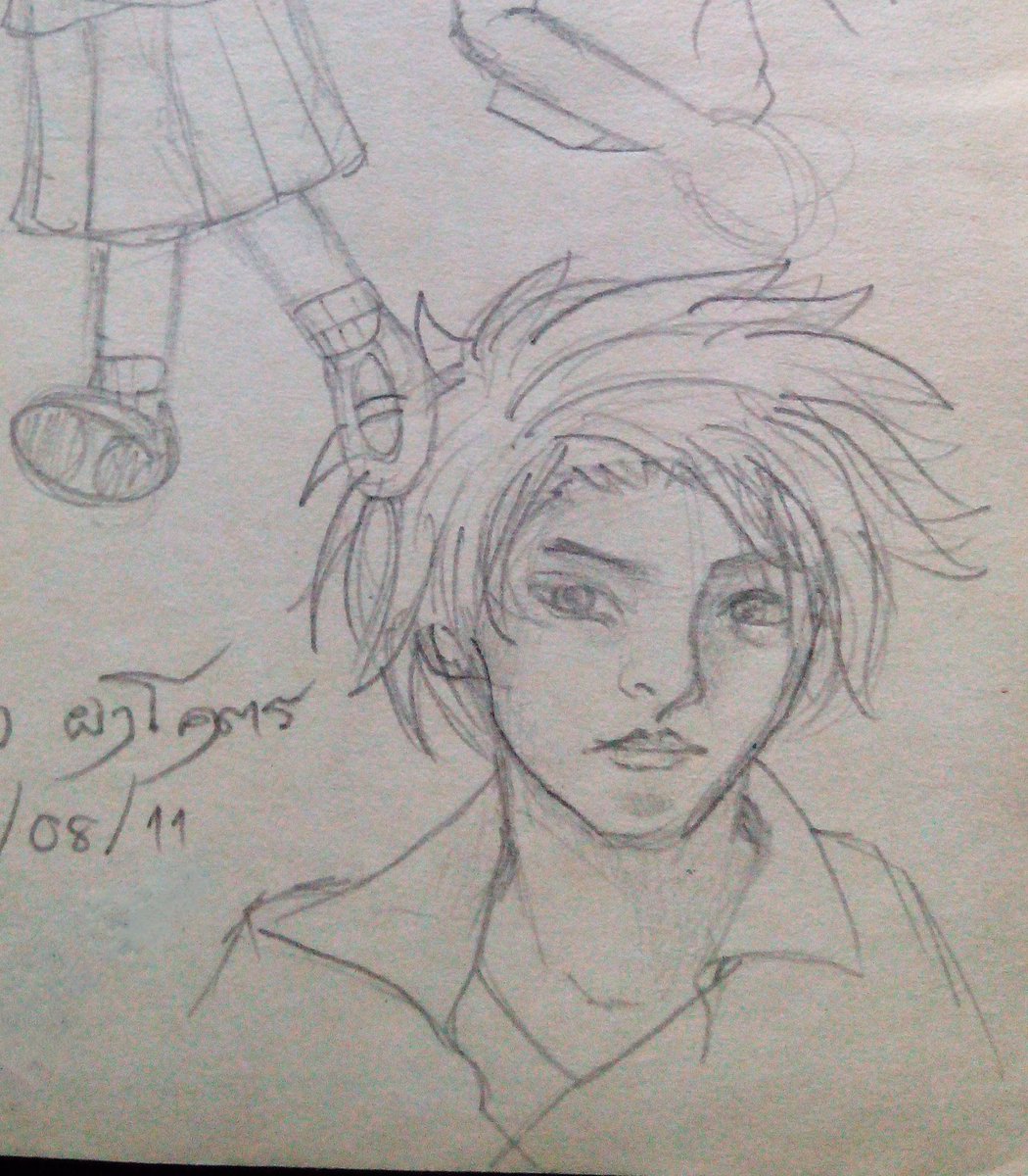 สมัยฝึกวาดผู้ชายครั้งแรกและรู้สึกวาดได้หล่อเท่มากตอนนั้น
2011                                2021 