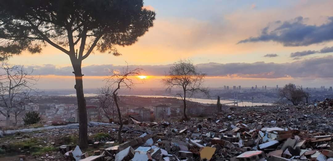 uskudarmem's tweet photo. 📸Öğretmeniyle Güzel İstanbul projesi "Ayın Etkinlikleri" kapsamında ilçemiz Mart ayı fotoğraf alanında seçilen ayın fotoğrafları belli oldu!..

📍Gülsen Arzu Odabaşı
📍Sibel Altınsoy 
Öğretmenlerimizi tebrik ederiz👏

@memleventyazici @istanbulilmem @ogretmenist34 @sinan_umem https://t.co/geIgQOH263