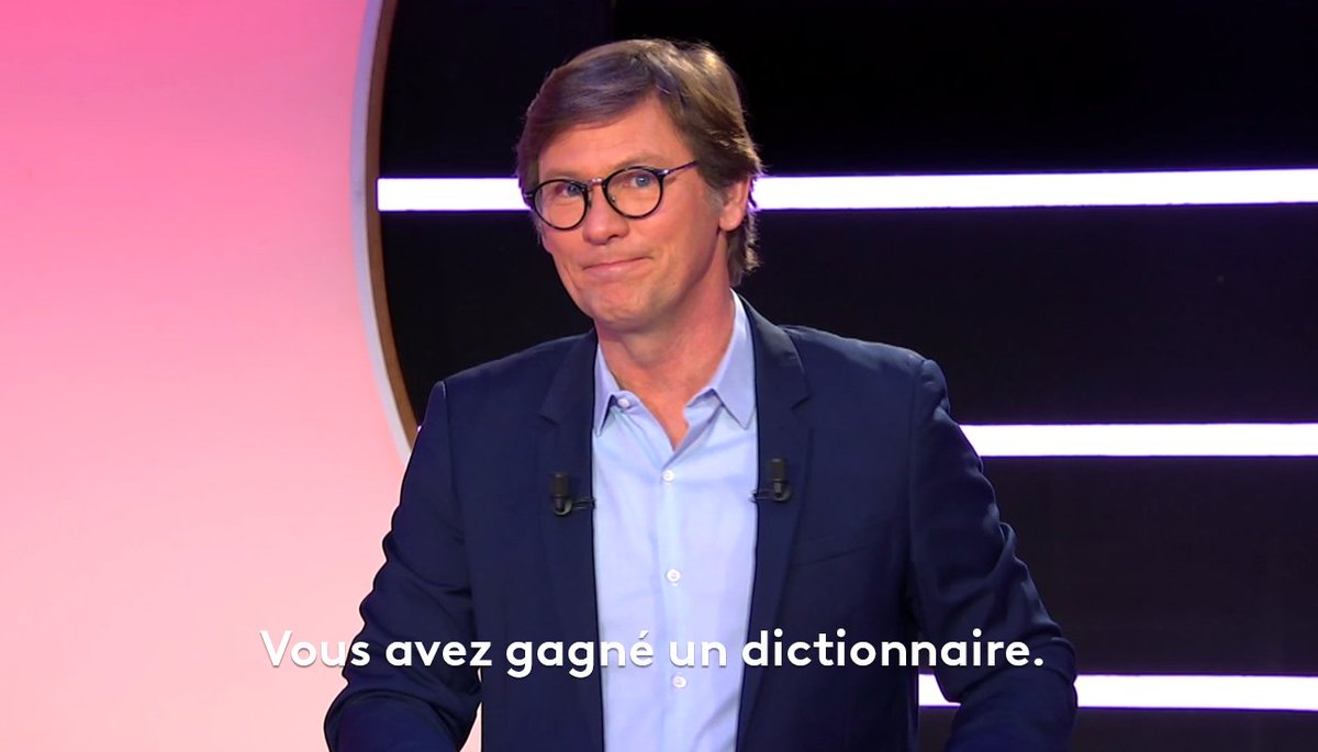 AnciencompteFTV's tweet photo. Ernesto, c’est un gars en galère qui a 6 mois pour trouver 100 000€ après avoir perdu un sac rempli de cash qu’un pote lui avait confié. Alors forcément, il tente tout, même de participer à Des chiffres et des lettres. 💰 https://t.co/2OiR25bN8X