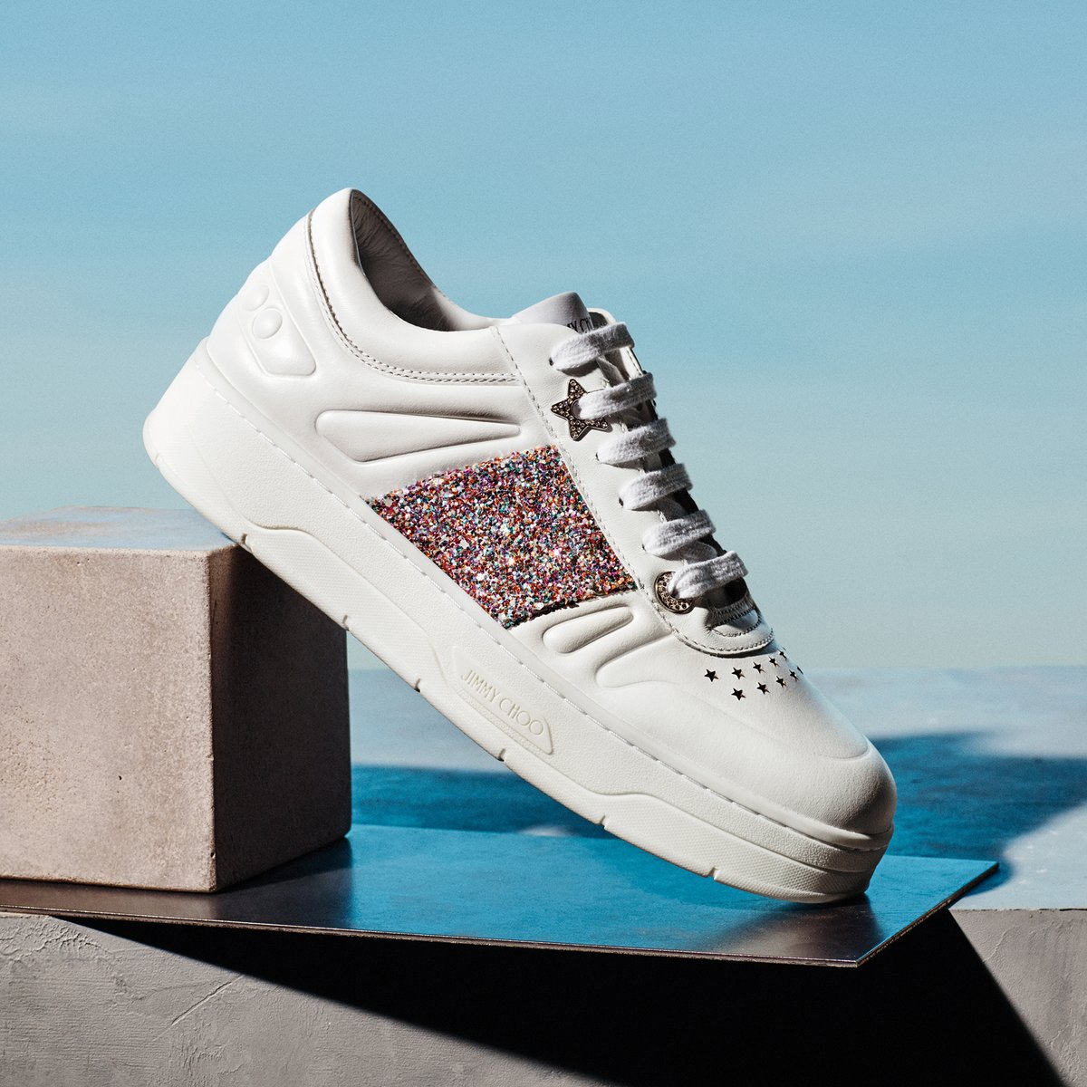 jimmychoo's tweet photo. Add a touch of glamour to your timeless white sneakers with HAWAII #JimmyChoo 

https://t.co/TjDZoKogPZ https://t.co/6Wjnc79zj8