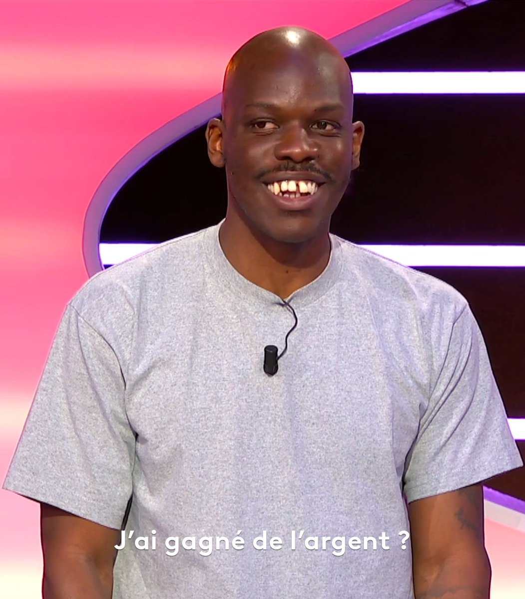 AnciencompteFTV's tweet photo. Ernesto, c’est un gars en galère qui a 6 mois pour trouver 100 000€ après avoir perdu un sac rempli de cash qu’un pote lui avait confié. Alors forcément, il tente tout, même de participer à Des chiffres et des lettres. 💰 https://t.co/2OiR25bN8X