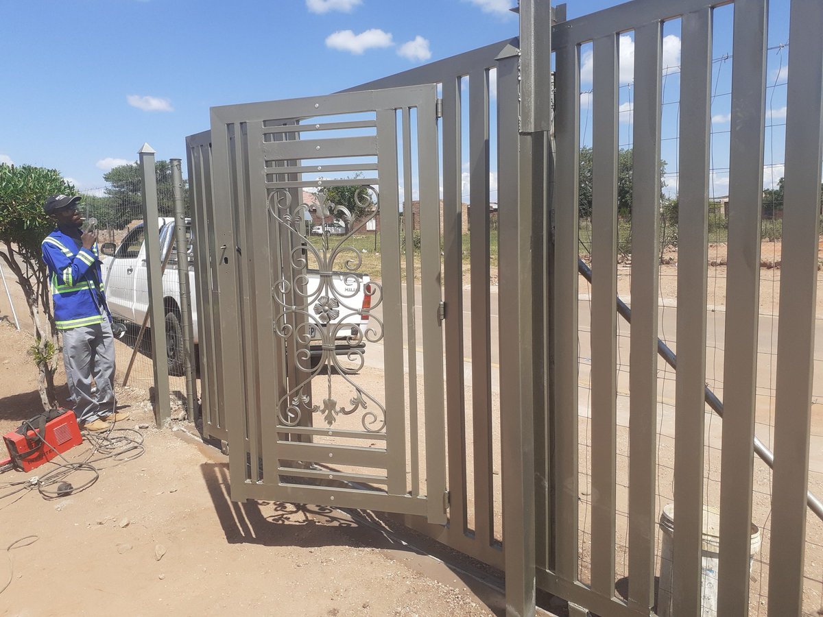 mosela_engineer's tweet photo. 📢 📢📢📢📢📢📢📢👷🏿‍♂️
📌  Nationwide 🇿🇦
☎️ 0711749495/0817442739
🌐 https://t.co/SVMyjkvVAv
🗜🧰 Structural Steelwork
⛓🔗Pipework
⚙🔩Mechanical Engineering 
🏗🧱Construction 
✌🏾 https://t.co/fRQQX2Rlq7