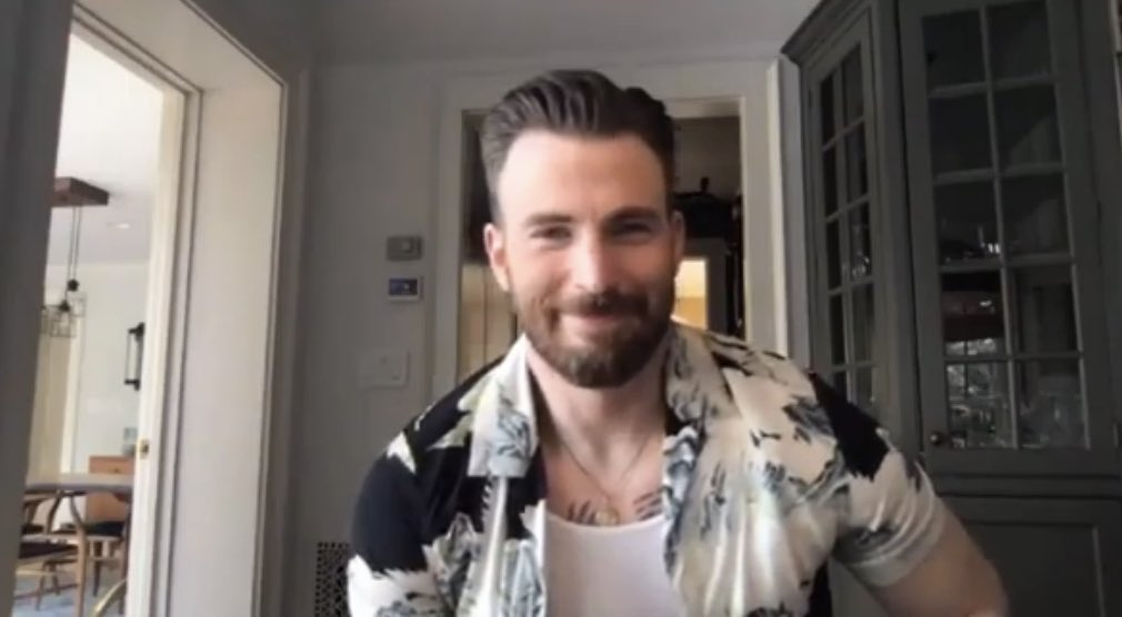 namjooniebitch's tweet photo. for the love of chris evans please someone get this man an office https://t.co/o1BsArXohI