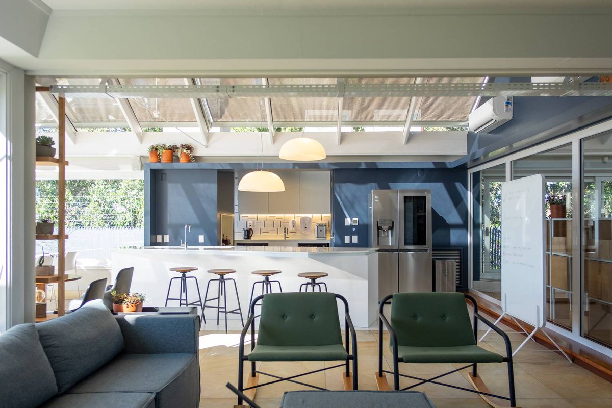 ArchDaily's tweet image. Tiny’s New Headquarters / Karina Guidolin Arquitetura - #Brazil 
#Architecture #InteriorDesign