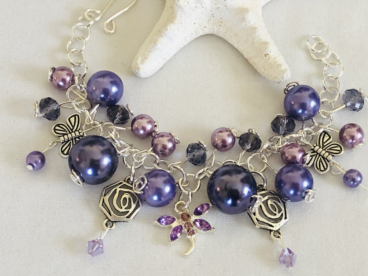 chestnutcrochet's tweet photo. Sharing for Carol Gregory on Etsy

Really love this, from the Etsy shop TreasureIsleGiftShop. https://t.co/SzYEIJpVQR #etsy #dragonflybracelet #dragonflycharm #springtimebracelet #butterflybracelet #flowerbracelet #bohobracelet #treasureislegiftshop https://t.co/GxGI4uJpdt