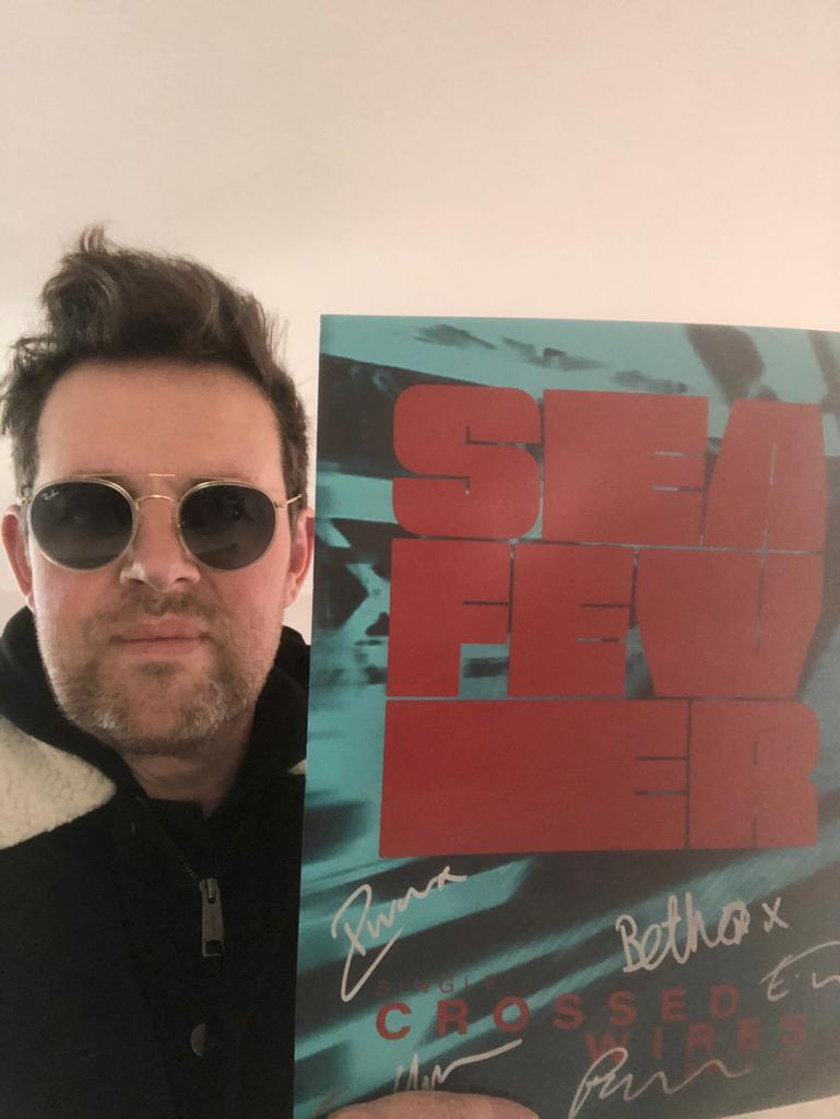 Less than 48 hours until our new single, 'Folding Lines', is released on your favourite music platform and we have a competition for you! Pre-save at the link below and you could win a signed poster! What are you waiting for, pre-save today!

seafever.lnk.to/foldinglinessi…