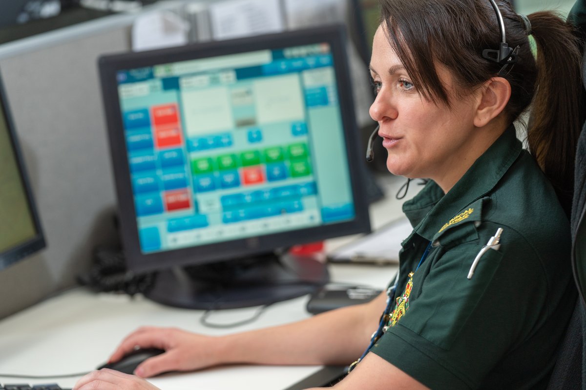 Can you remain calm in challenging situations? Are you looking for a rewarding role where no two calls are the same? 

Come and join #TeamWAST as a 999 call handler in our Carmarthen Clinical Contact Centre 📞🚑

More info 👉 bit.ly/3dDzEzS