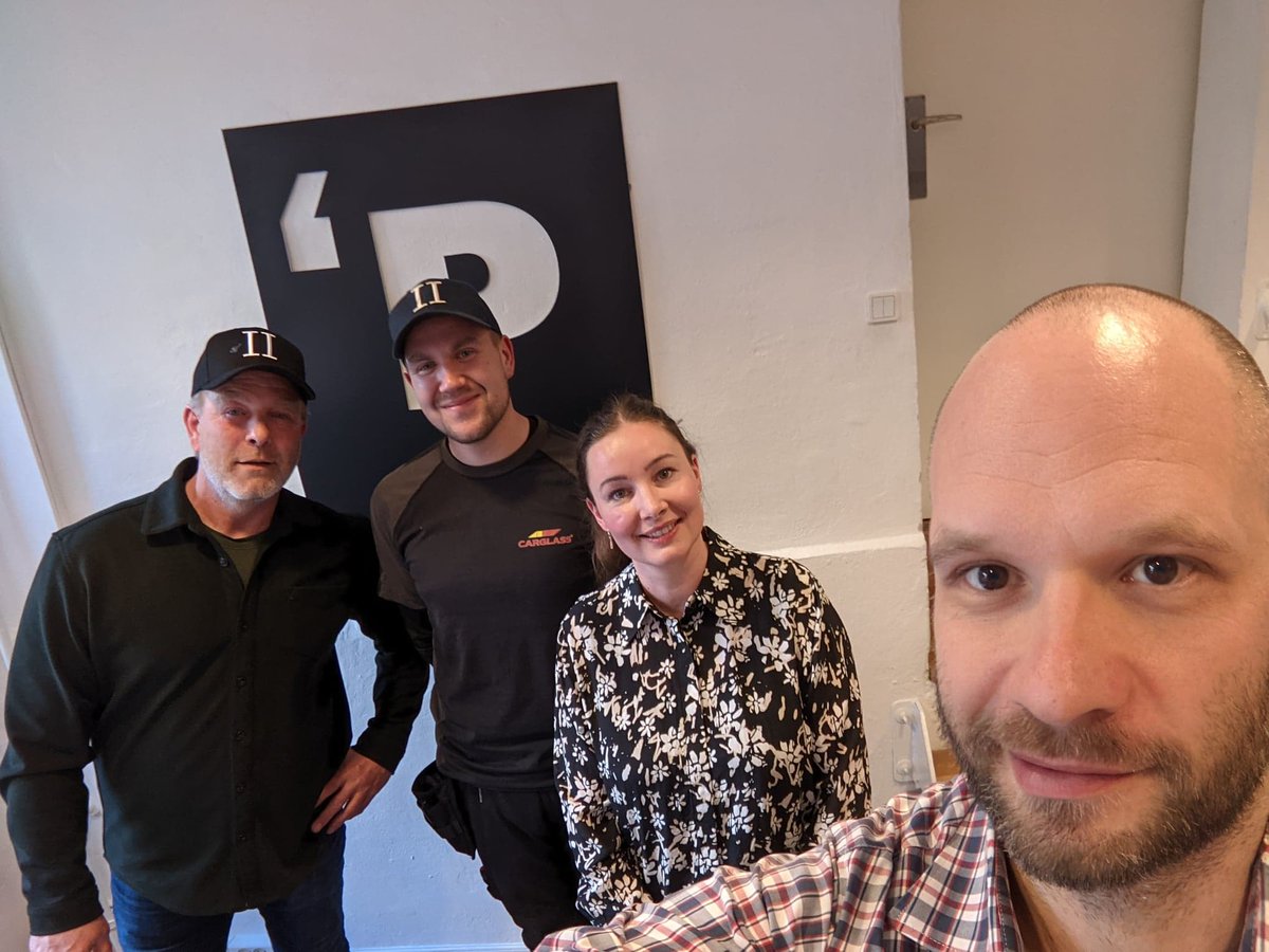 Nu kan du høre et nyt afsnit af Faglige Stemmer, hvor vi taler om nedprioritering af faglærte og skandalen hos Nemlig.com. Med i studiet er <a href="/DannySjberg1/">Danny Sjøberg</a>, <a href="/simonsen_mads/">Mads</a>, <a href="/katrinefylking/">Katrine Fylking</a> og vært <a href="/NHJespersen/">Niels Jespersen</a>.