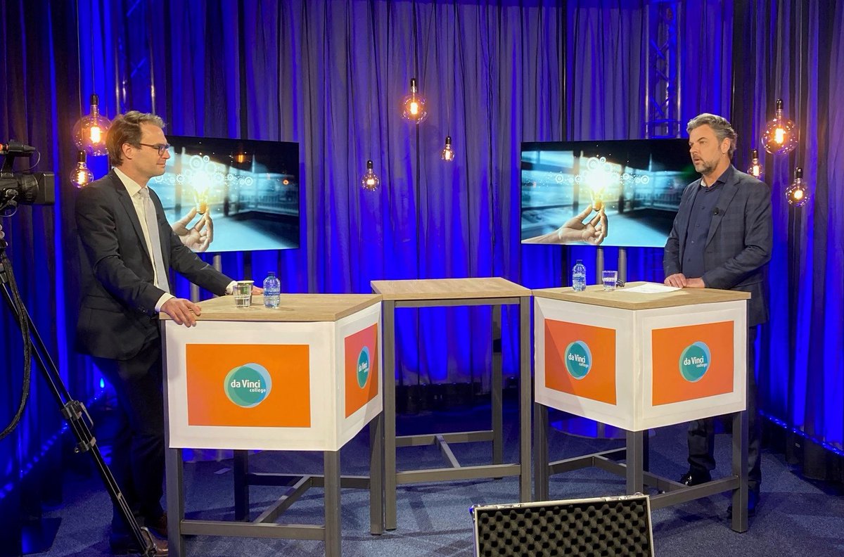 Vandaag wethouder <a href="/peterheijkoop/">Peter Heijkoop</a> te gast in onze eigen studio op het Leerpark. Hij gaf een mooie kijk op de ontwikkelingen in de regionale arbeidsmarkt en de essentiële rol van ons beroepsonderwijs daarin. #trots #grensdoorbrekend #samen #verbondenmetdesamenleving #levenlangleren