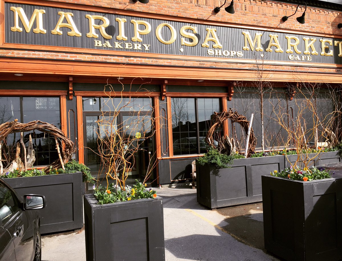 MariposaMarket's tweet photo. A beautiful day out there. And we are indeed open if you want to swing by for a loaf of bread, a cake or to grab a coffee to take to the lake for some meditation time. You can come right on inside or if you prefer curbside just call us at 705-325-8885. https://t.co/8fXAsSGCeB