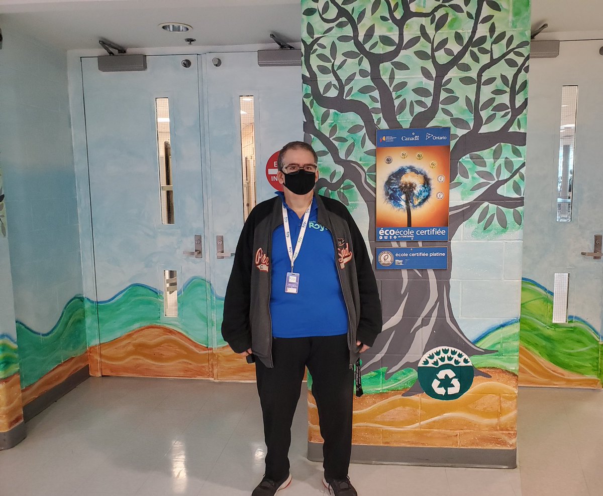 Merci à l'équipe de conciergerie <a href="/Epaulards_PS/">Épaulards PS</a> et à tous les gens qui se démènent au quotidien afin d'assurer un endroit sécuritaire autant pour les élèves que les membres du personnel.  <a href="/ecolecatholique/">CECCE</a> #Résilience #bienveillanceCECCE #OndesPositives #Reconnaissant