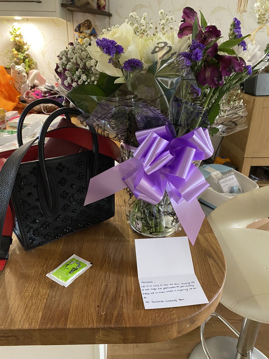 gemziebeth's tweet photo. I’m sure companies do this for their employees, but to get such a comforting gift from a company I don’t even work for, from a team in 🇺🇸 is such a warm gesture. Thank you @Salesforce community team xx https://t.co/0k8DEKAsTc