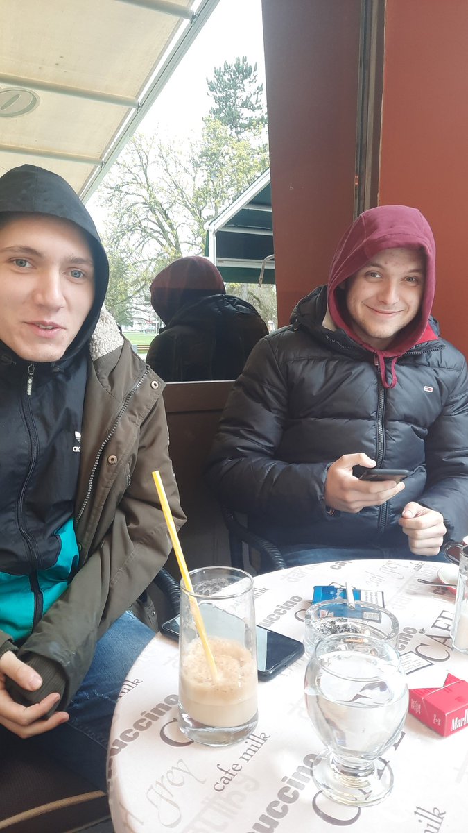 shomikaaaaa's tweet photo. momci se otvorili danas...3.50 km u teatru se ostavlja ide gas https://t.co/j9uo41mgE6