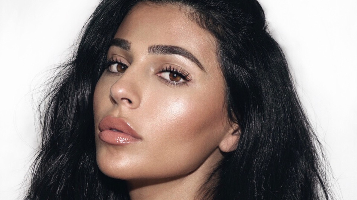 bellamodeling's tweet image. How #Beauty Influencer Teni Panosian Has Kept Her Fans Engaged for a Full Decade: In our long-running series "#HowImMakingIt," we talk to people making a living in the fashion and #beauty industries about how they broke in and found success. Teni… fashionista.com/2021/04/teni-p…