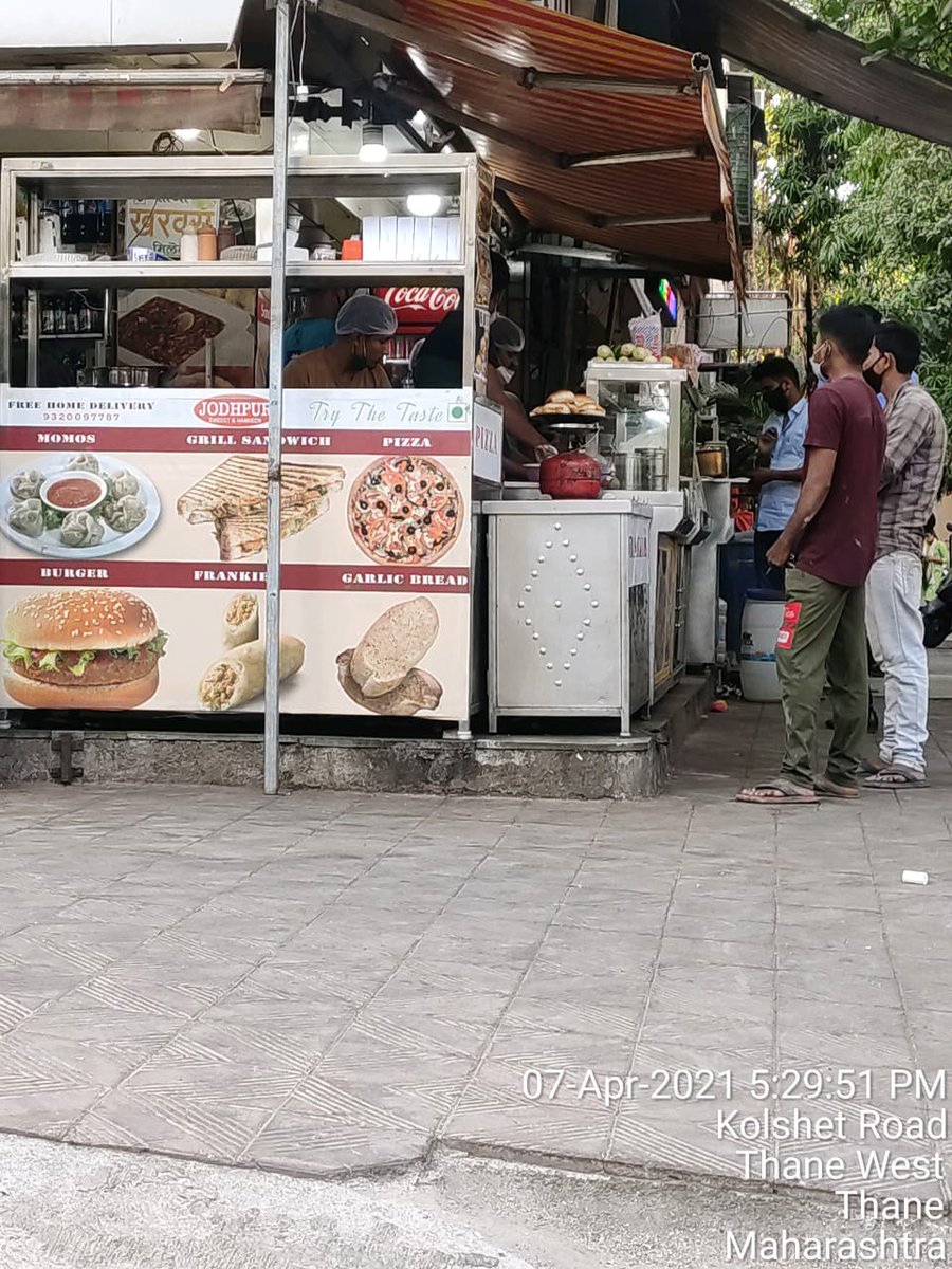 ka_thana's tweet photo. Jhodpur sweets. Opp dhokali dmart. Snacks counter still open. Selling chats openly. @TMCaTweetAway @ThaneCityPolice  @PoliceMahanagar @TMCsmartcity https://t.co/upcDJA9MiL