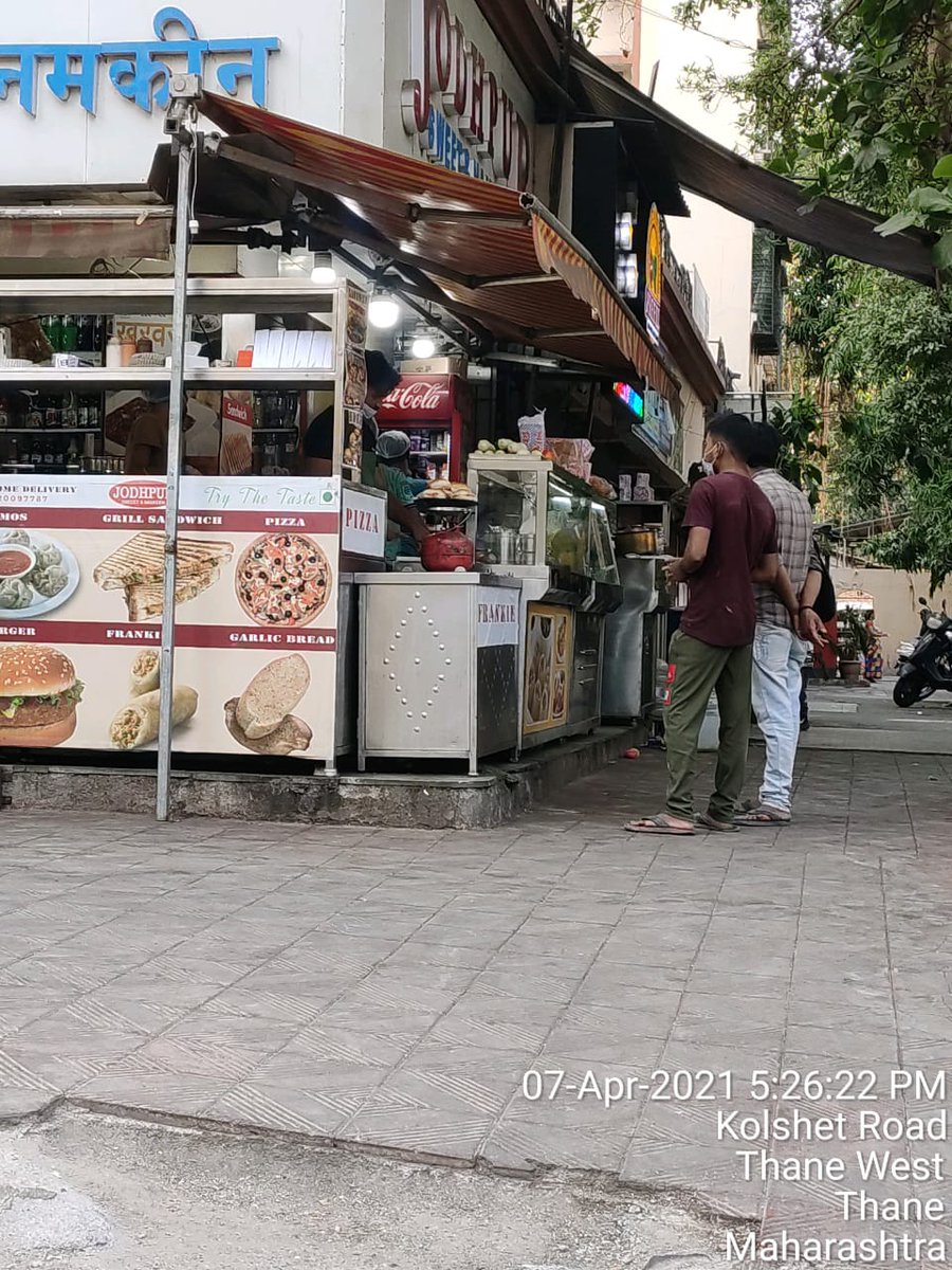 ka_thana's tweet photo. Jhodpur sweets. Opp dhokali dmart. Snacks counter still open. Selling chats openly. @TMCaTweetAway @ThaneCityPolice  @PoliceMahanagar @TMCsmartcity https://t.co/upcDJA9MiL