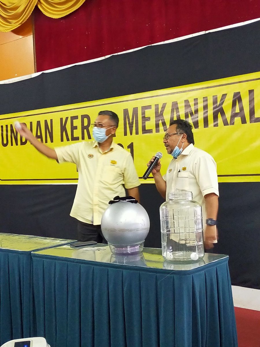 Alhamdulillah.Majlis berjalan dgn lancar &amp; 13 kontrktor telah dipilih bg mlksanakan kerja pmbaikan sistem pencegah kbakaran di 13 sekolah trlibat.Tahniah kpd smua kontrktor berjaya.smoga smua kerja dpt disiapkan dgn smpurna &amp; dpt dserhkan kpd pelanggan dlm masa yg dtetapkn