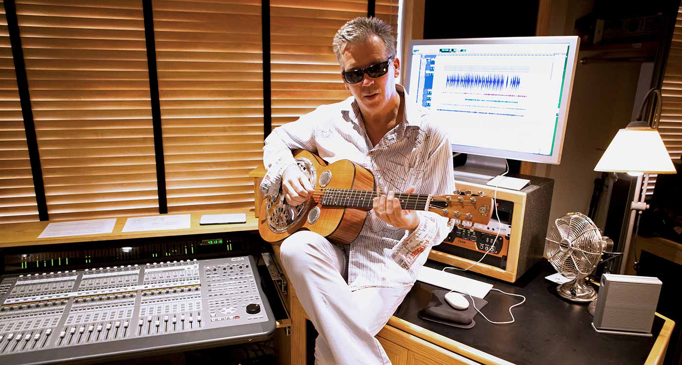 Please join me here at in wishing the one and only Simon Climie a very Happy 64th Birthday today  
