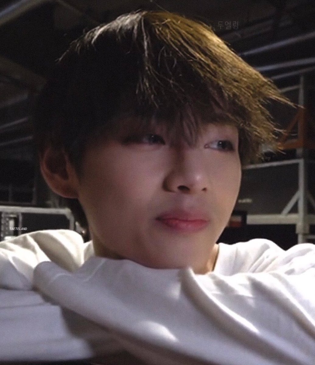 taeteland's tweet photo. i miss you #v https://t.co/c2PPjoTGeX
