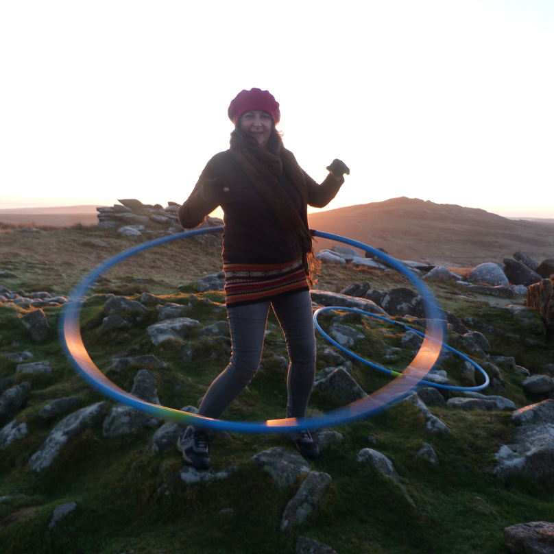 nakedambitionuk's tweet image. Sunrise reflections...

#sunrise #goldenhour #wildhooping #adventurehooping #bodminmoor #cornwall #kernow #beginnershoops #adventurehooping #meditation #outdoortherapy #ukhoopers #hulahoopersofinstagram #NakedAmbition