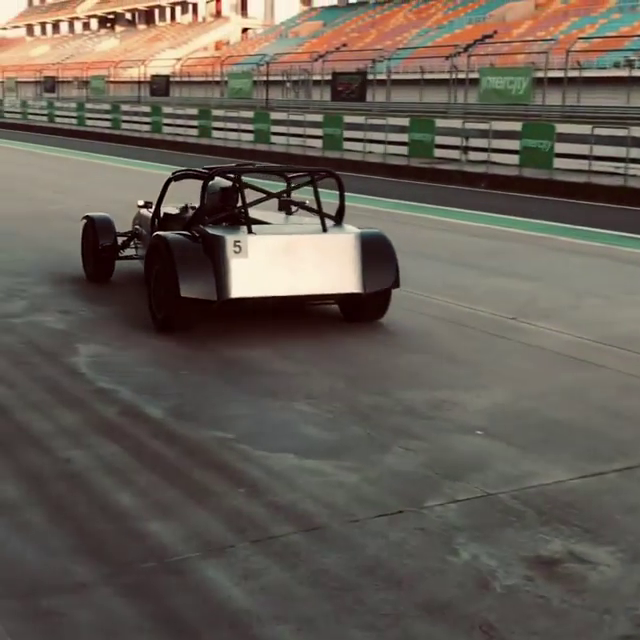 ameligadjodilo's tweet photo. new Kivanc Tatlitug 
Blue Suede Shoes - Elvis Presley #caterhamcars #KivancTatlitug 
Îstanbul Park Formula F1 Pisti https://t.co/AqMrpz4taS
