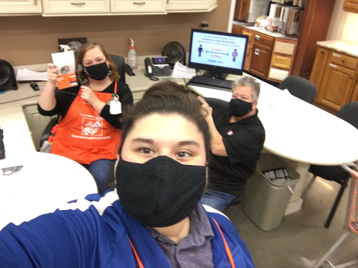 ba8795's tweet photo. Congratulations to COS Andrea on her Silver Living Our Values Badge! https://t.co/JAjWDs5Cp9
