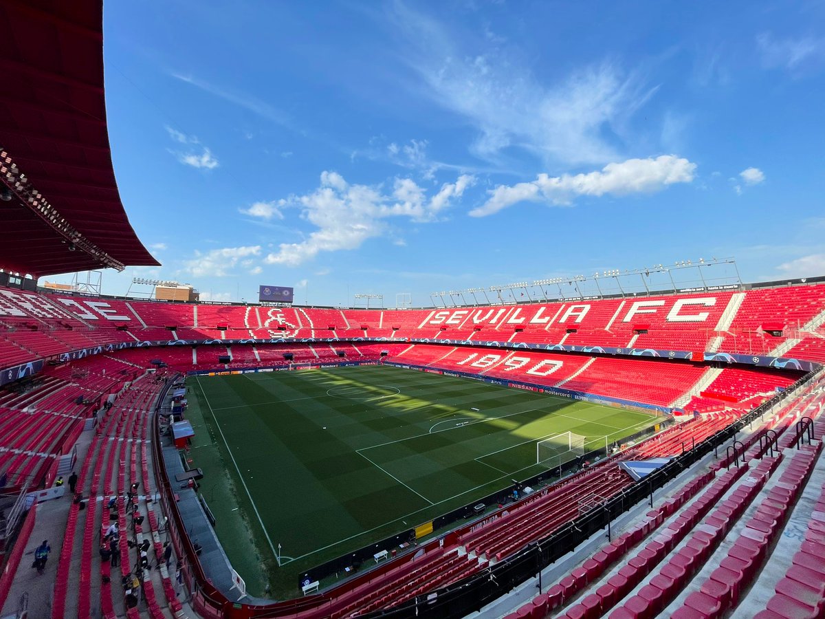 ChelseaFC's tweet photo. We’ve arrived! 👊

#PORCHE https://t.co/UcW6hAlZzy