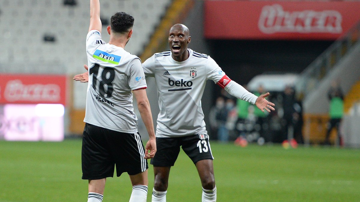 🐙 They say octopuses are among the most creative creatures in the ocean. A hat-trick of assists again shows why ‘The Octopus’ is among the most creative in the Bosporus 🌊

📸 <a href="/Besiktas/">Beşiktaş JK</a> 
🤩 <a href="/atibahutchinson/">Atiba Hutchinson</a>