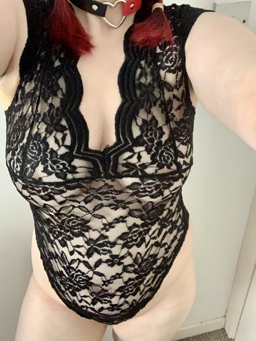 1 pic. New body/play suit thing 😍 #sexy #sextgeek #sexyaltgirl #sexygeekgirl #nsfw https://t.co/kgWk
