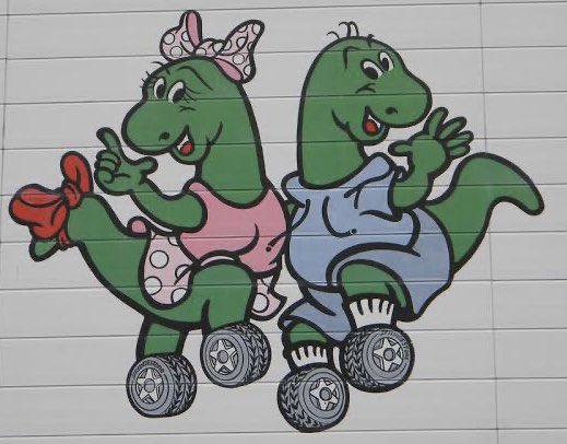 図解博士 高速バスター ミナル 電子版発売 Ar Twitter 本日4月8日は タイヤの日 タイヤ館の両足がタイヤの怪獣が気になります かんたくん というらしいです 何やら他店を お化け屋敷 とディスりそうな名前 着ぐるみもあるらしい 女の子キャラもいる