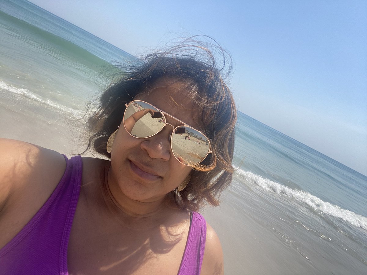 tweetkbb's tweet photo. Choose happiness...lifeβs better at the beach. Digging my feet in the sand. #SpringBreak21 β€οΈ https://t.co/VqFrEJKIU7