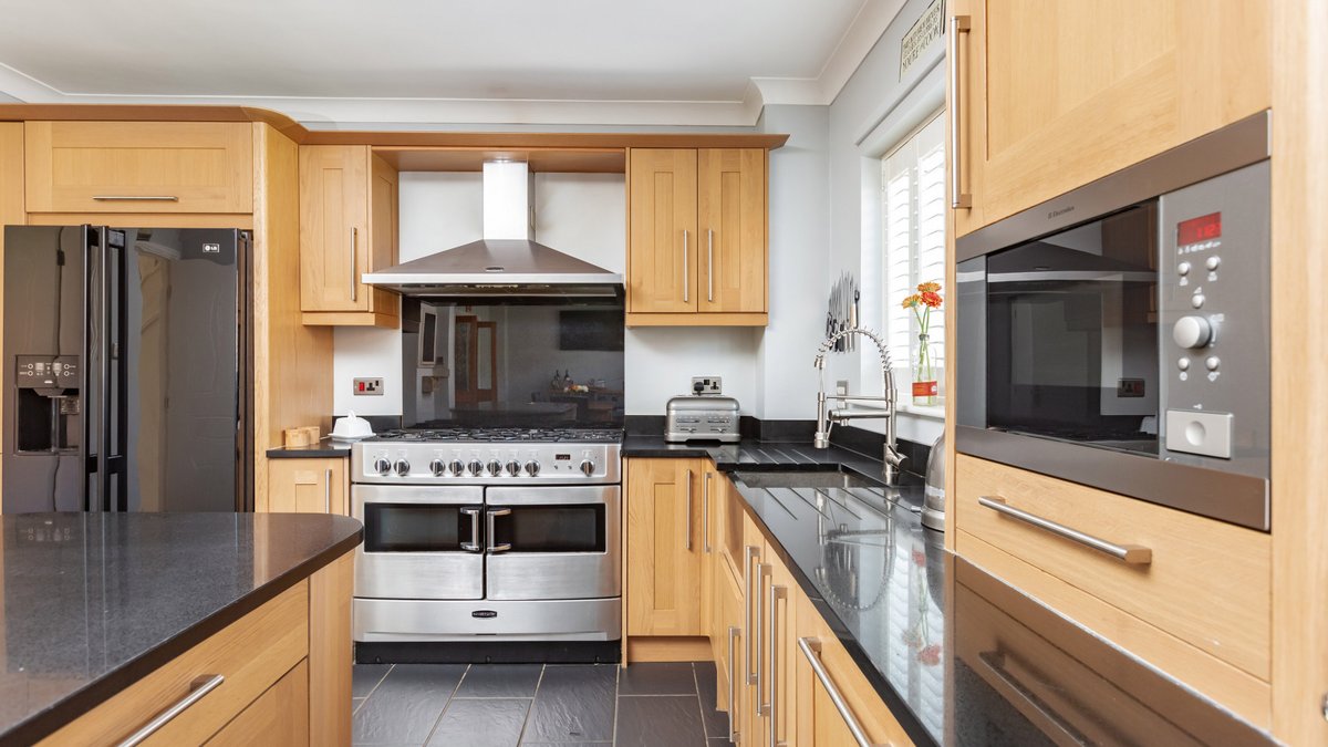 EdenEstateAgent's tweet photo. 4 BEDROOM HOUSE FOR SALE, Whiffen Walk, East Malling, ME19, Guide price £630,000
https://t.co/KtGSsPbGPz
For enquiries, please call us on 01732 795162.
#estateagent #estateagency #estateagents #estateagentskent #kent #estateagencykent #me19 #eastmalling #forsalekent https://t.co/xb5mmUsSCt