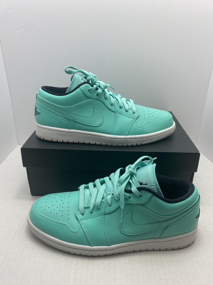 H_preme's tweet image. Kicks For Sale

Motorsport 4s
Size 11, Used, No Box
$100 Shipped 

Turquoise Jordan 1 Lows
Size 11, Used, Og All
$100 Shipped 

Pine Green Sacai Waffle
Size 10, Clean, Og All
$380 Shipped 

Cherry Jordan 11 Low
Size 9.5, Used, No Box
$130 Shipped