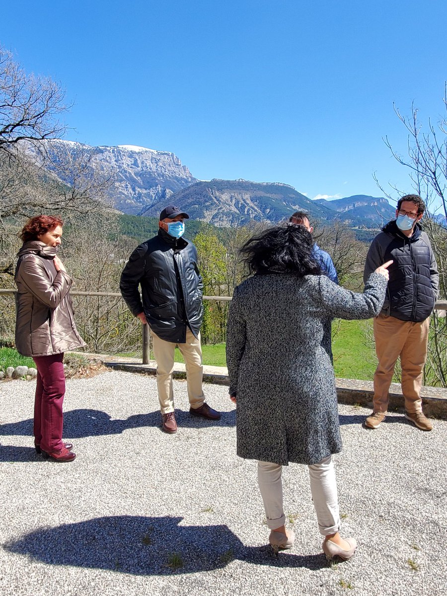 DASEN_AIN's tweet photo. Réunion de préparation de l'accueil des volontaires du SNU en Drôme @snujemengage pour le séjour de cohésion qui se déroulera du 21 juin au 2 juillet sur les 40 hectares du centre du Martouret https://t.co/It3pcY7ETi. Un environnement remarquable au pied de la montagne du Diois ! https://t.co/mCRCwGH4aR