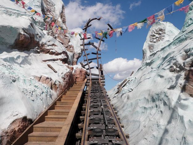 TheMickeyWiki's tweet photo. On this day in 2006, Expedition Everest opened in Disney's Animal Kingdom! https://t.co/jwvMTPtttL