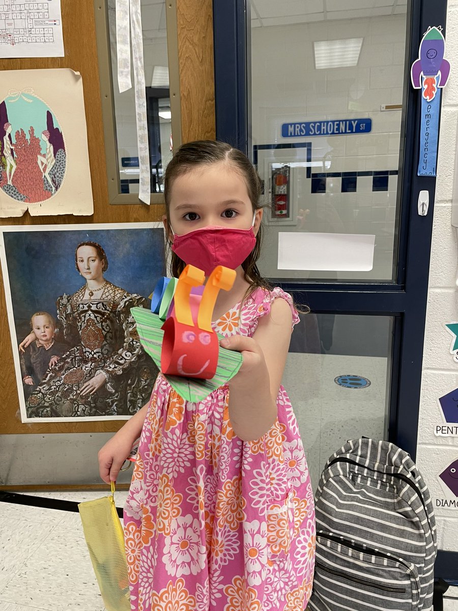 Making some very loopy caterpillars this morning with <a href="/MissBurnheimer/">Miss B</a> ‘s artists!! 🐛🐛 @LCPSLiberty #libertytogether #libertyartroom