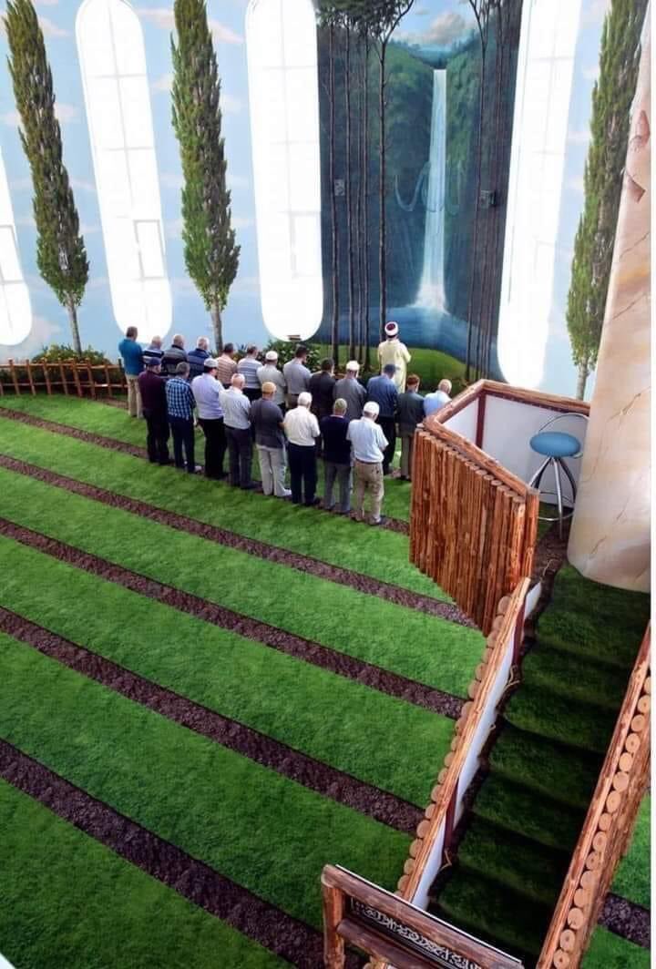 CintaRasulAllah's tweet photo. Di Turki mimbarnya dibuat gambar Air terjun. Sejuk mata memandang. https://t.co/CKcOE3Ylt3