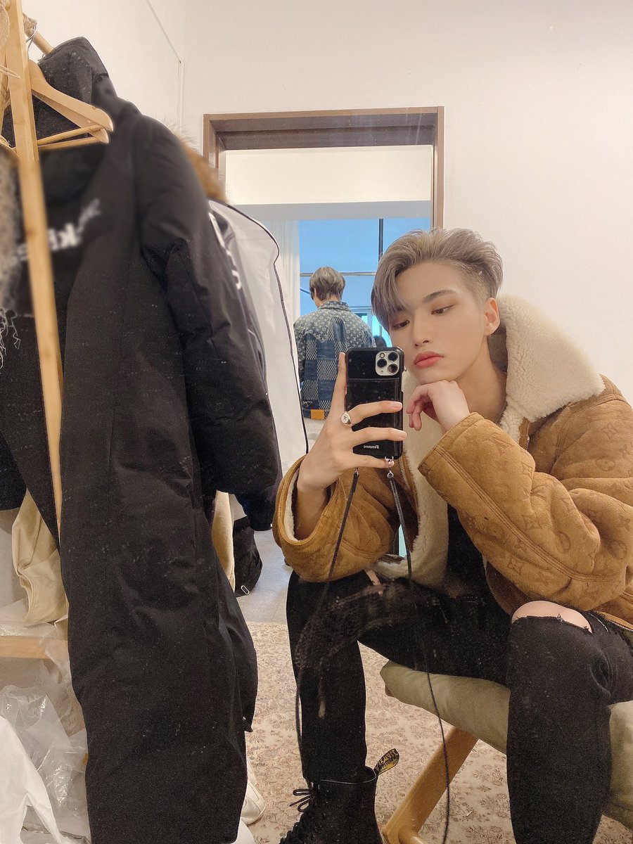ATEEZofficial's tweet image. [#성화] 같은 포즈 찾기😛
#ATEEZ #에이티즈