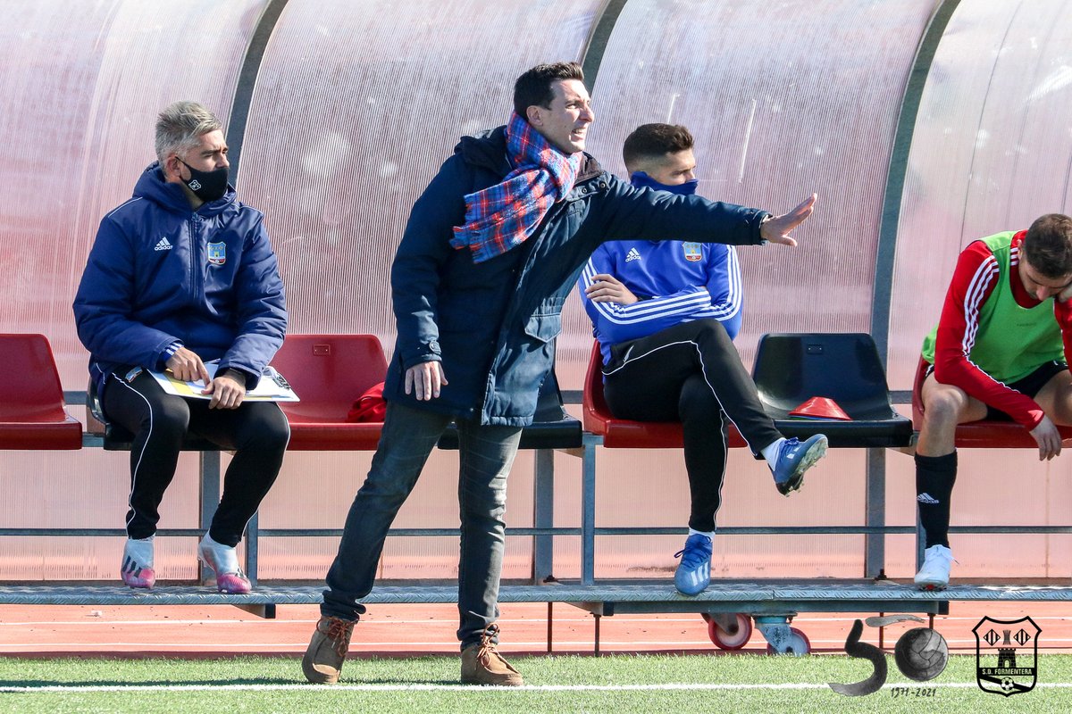 sdformentera's tweet photo. ⚽️ TORNA EL FUTBOL!
Després de les vacances de Setmana Santa, els equips de la #SDF ja es preparen per al retorn a les competicions.
#TerceraDivisió, #RegionalPreferentSDF, #JuvenilSDF, #CadetSDF i #InfantilSDF
Molta sort a tots 💪🔴⚫️!
#queaixònosaturi https://t.co/kktqCArYpu