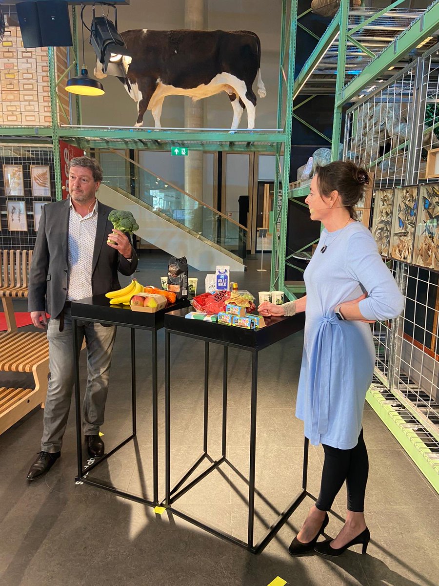 Nu kijken! Tijd voor biodiversiteit!
⁦<a href="/biesmeijer/">Koos Biesmeijer</a>⁩ van ⁦<a href="/museumnaturalis/">Naturalis Biodiversity Center</a>⁩ n ⁦<a href="/AnitaSoRe/">Anita Scholte op Reimer</a>⁩ van ⁦<a href="/AholdDelhaize/">Ahold Delhaize News</a>⁩ in gesprek over het belang van biodiversiteit voor ons voedsel   youtube.com/watch?v=ShwVmo…