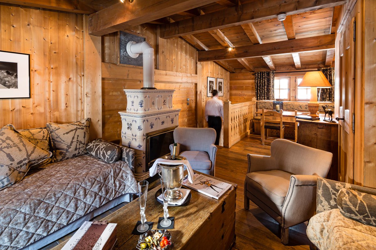 Hotelferacheval's tweet photo. Se lover dans un intérieur cosy et admirer les flocons danser... ❄️ 
.
.
.
#ferachevalmegeve #megeve #frenchalps #alpes #winterisstillhere #snow #stayhome #covid21 https://t.co/1NBFrsHfRE