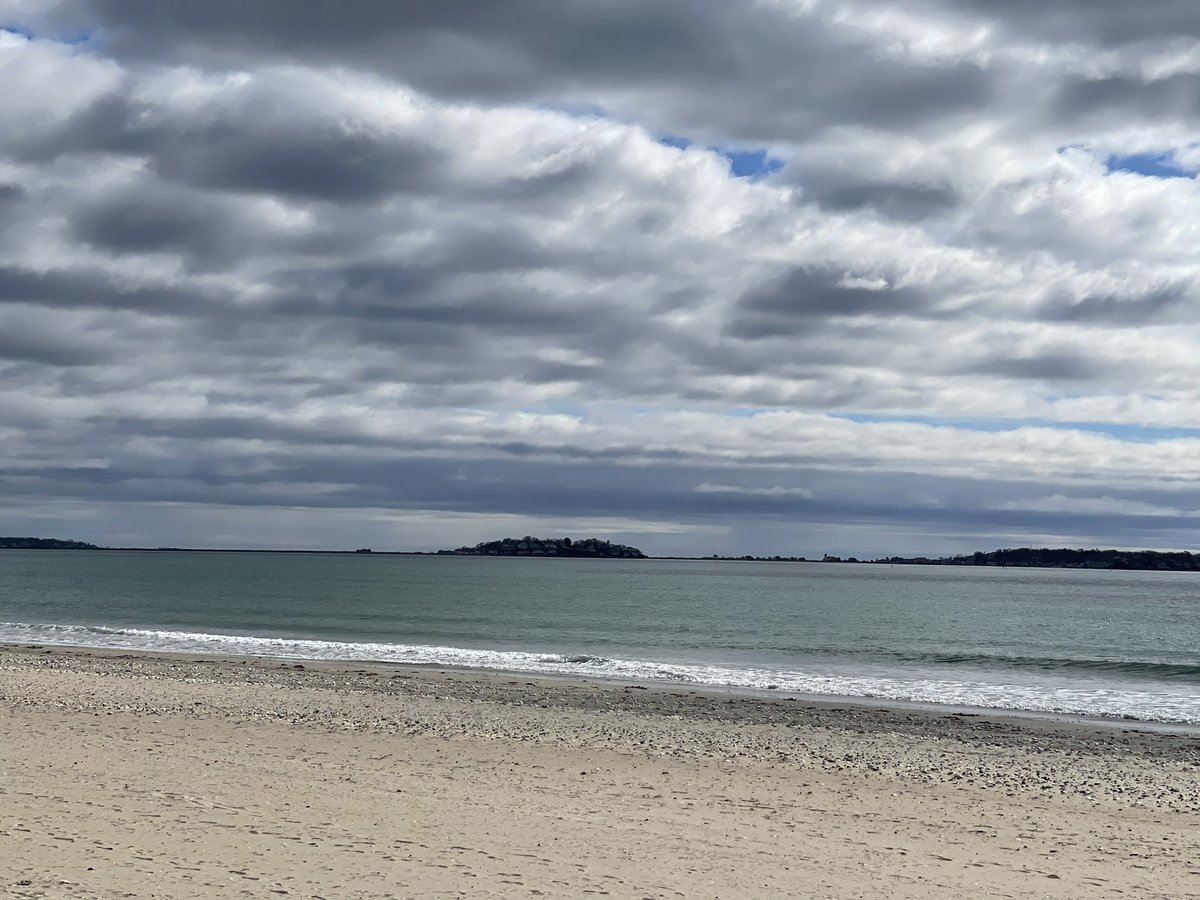 ChelseaScanner's tweet photo. O well... it is New England 
Clouds rolling in now... https://t.co/Sw9l991nL9