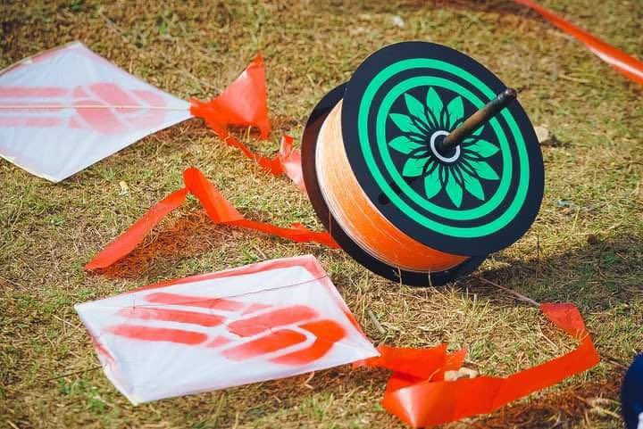 AyeAyesann's tweet photo. Today residents from Taunggyi, Shan state made a 'Kite Strike ' and wished to get a democracy

We believe our rights and democracy could return to us soon...
IMPLEMENT R2P 
#WhatsHappeninglnMyanmar 
#Apr7Coup https://t.co/1C5IfnV9J9