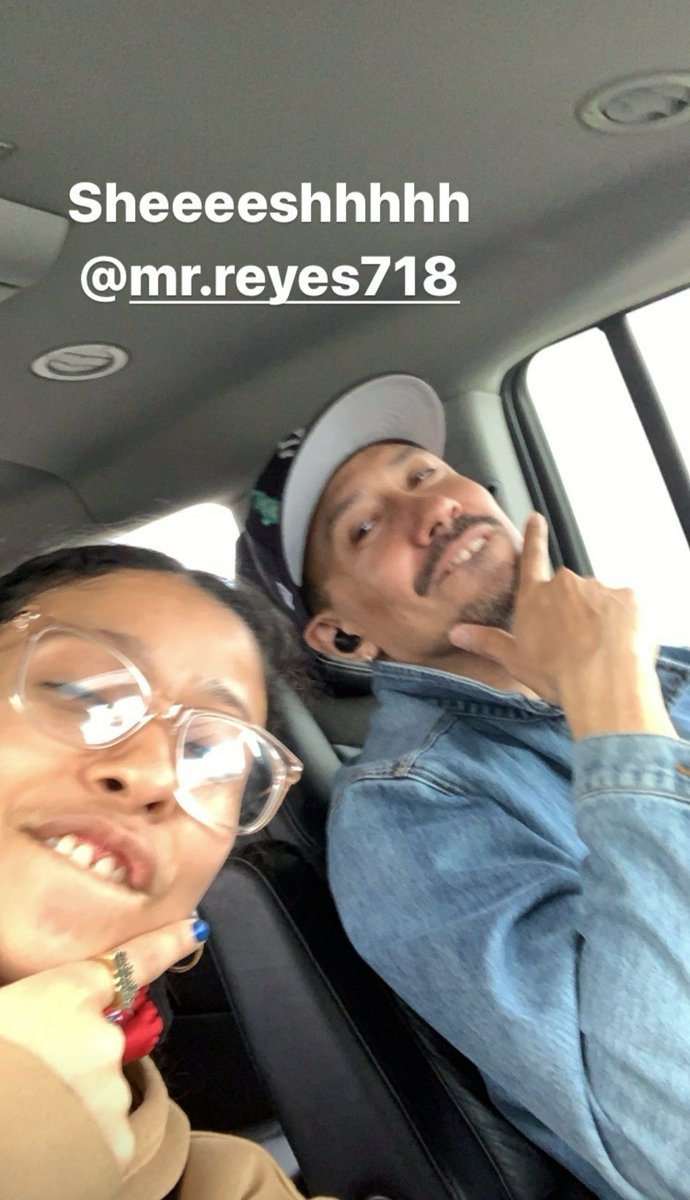 MadisonReyesBR's tweet image. 📲| Madison (/themadisonreyes) via Stories do Instagram.

🇧🇷; "Combinando com os meus novos bebês para minha rápida viagem a NY para um trabalho de negócios @/nike." 

OPA O QUE SERÁ QUE ESTÁ VINDO??