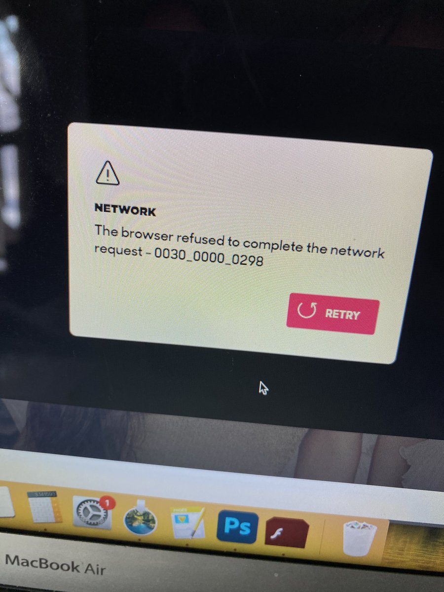 H11ary's tweet photo. @hayu_uk this happens alllll the time, do you know what it could be? 🙃 https://t.co/KgCIv04JFY