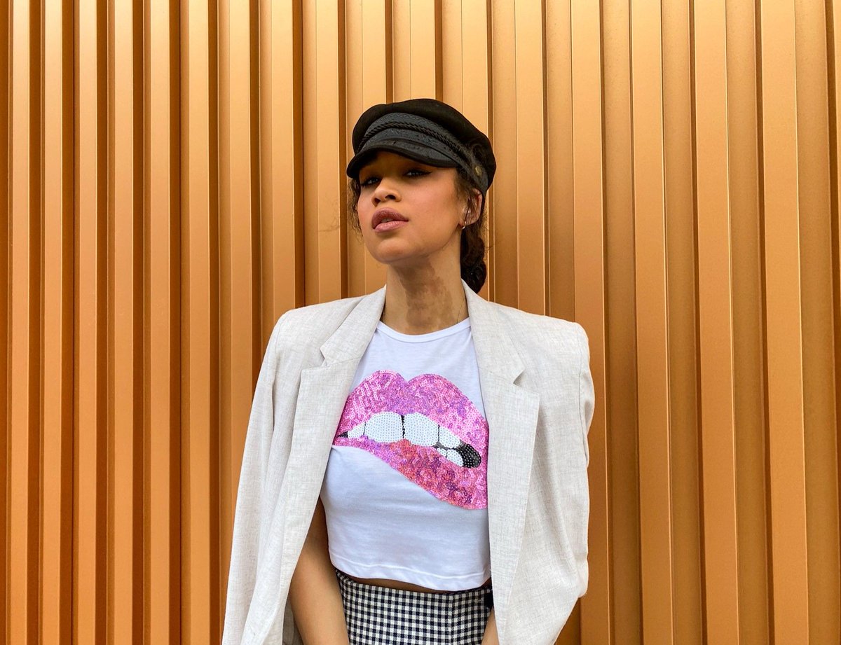 ✨ Add a bit of sparkle &amp; sass in our Sequined Lips tee! Make a statement in two tee styles: Our Classic Crop or Timeless Tees. 💋 

Model: Sophia
