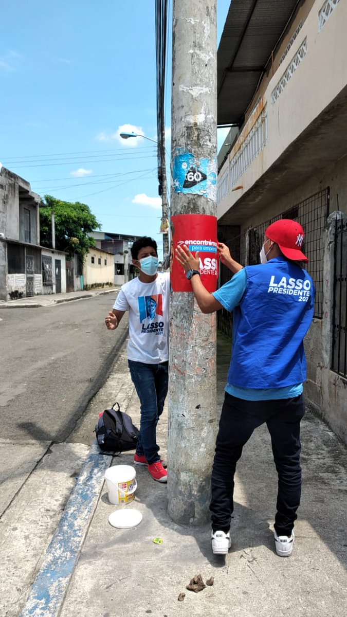 PlataformaGye's tweet photo. El Equipo Presidencial del Guayas realizó Brigadas de Fumigación contra los mosquitos en los sectores de I. Trinitaria, N. Prosperina, José Antepara, 21 y Cuenca y Daule, se llegó con el mensaje de CAMBIO de @LassoGuillermo.
#EncontrémonosPorLaSalud
@KAROLURIBEVELEZ @ABorreroVega https://t.co/1n8zH28Toe
