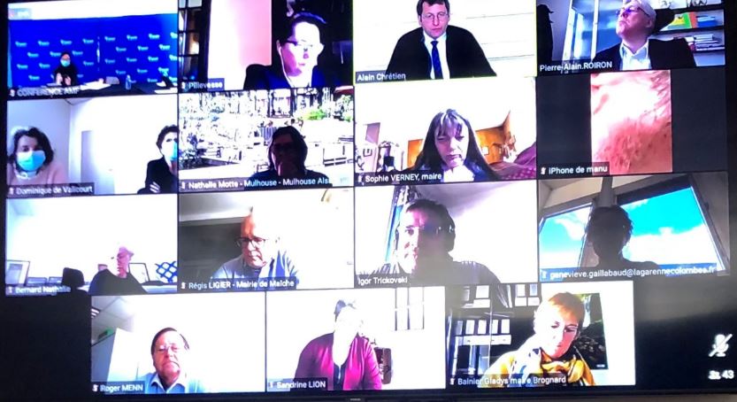 Réunion de la commission développement économique, #commerce, #tourisme de <a href="/l_amf/">AMF | Association des maires de France</a> co-présidée par <a href="/alainchretien/">Alain Chrétien</a> et <a href="/PierreAlainROIR/">Pierre-Alain ROIRON</a>. A l'ordre du jour : plan de relance, soutien aux commerces, reprise du tourisme et enjeux des meublés, programmes de l'ANCT et offre d'ingénierie.